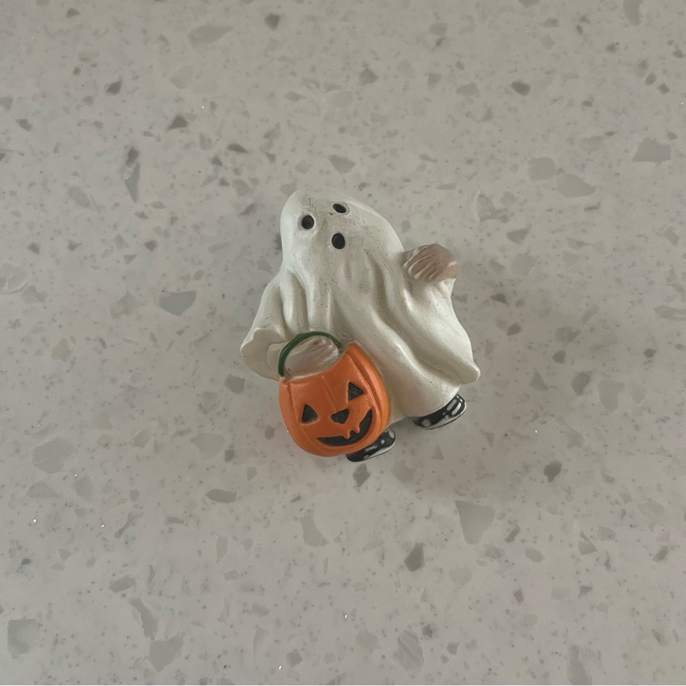 Vintage Fun World Halloween Ghost w/Jack o Lantern Pail Pin Trick or Treat
